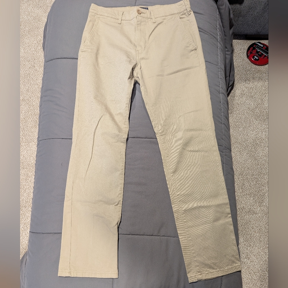 Men's Levi's Khaki Chino Pants